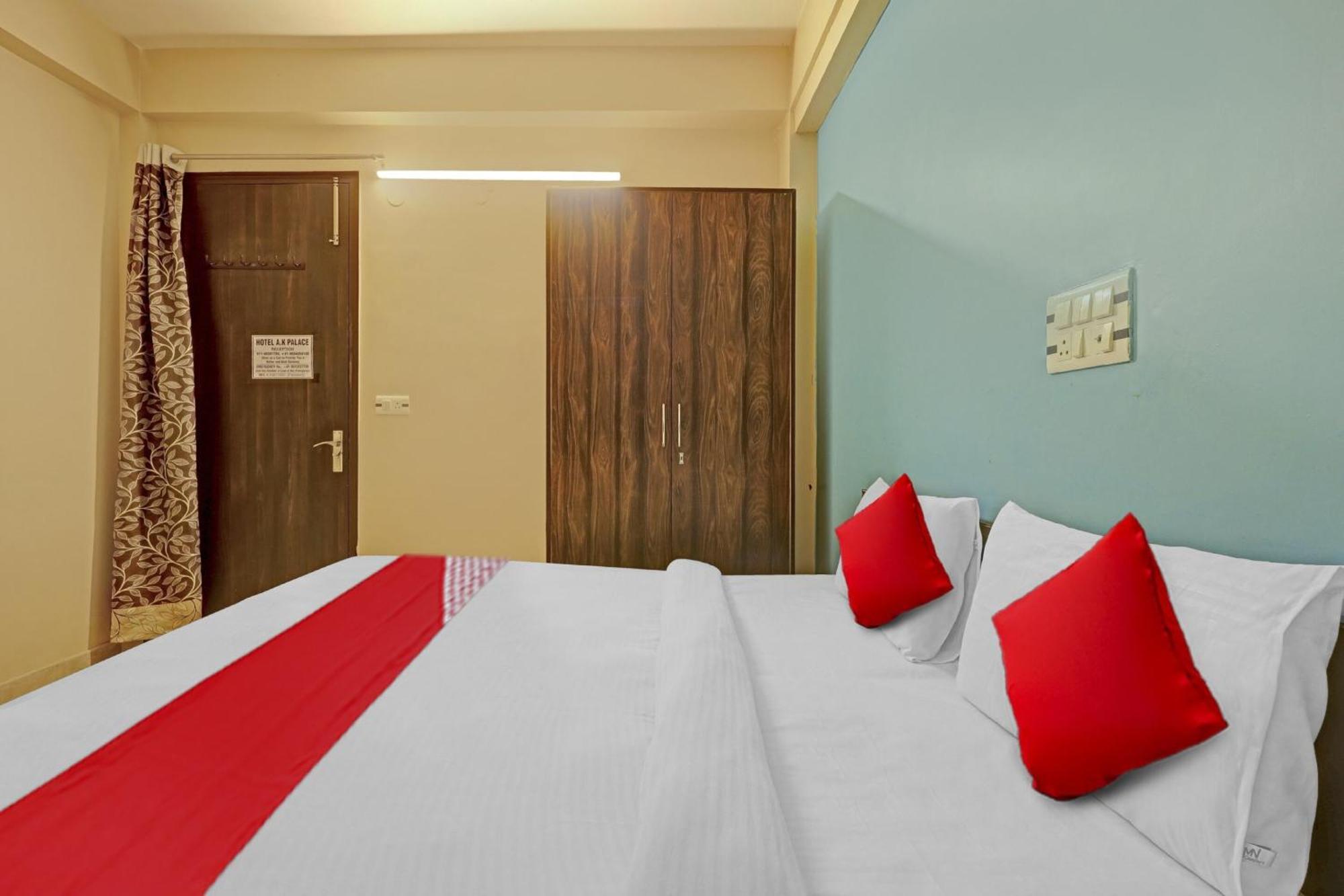 Hotel O A.K Palace New Delhi Exterior photo