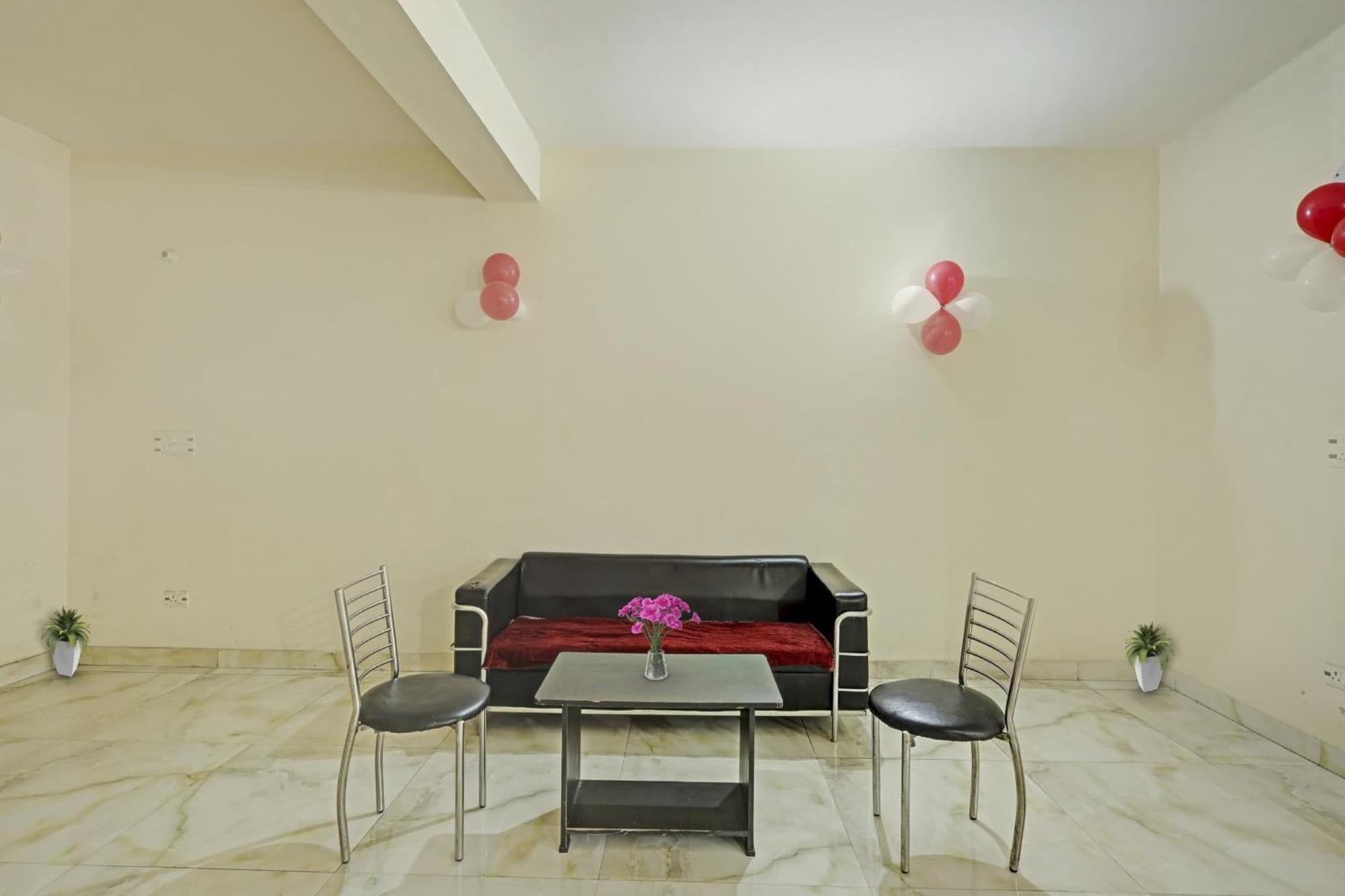 Hotel O A.K Palace New Delhi Exterior photo